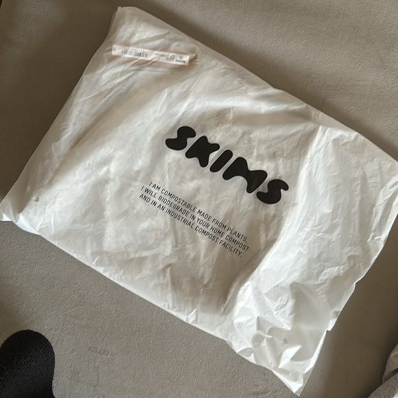 SKIMS boyfriend loose pant - Picture 3 of 8